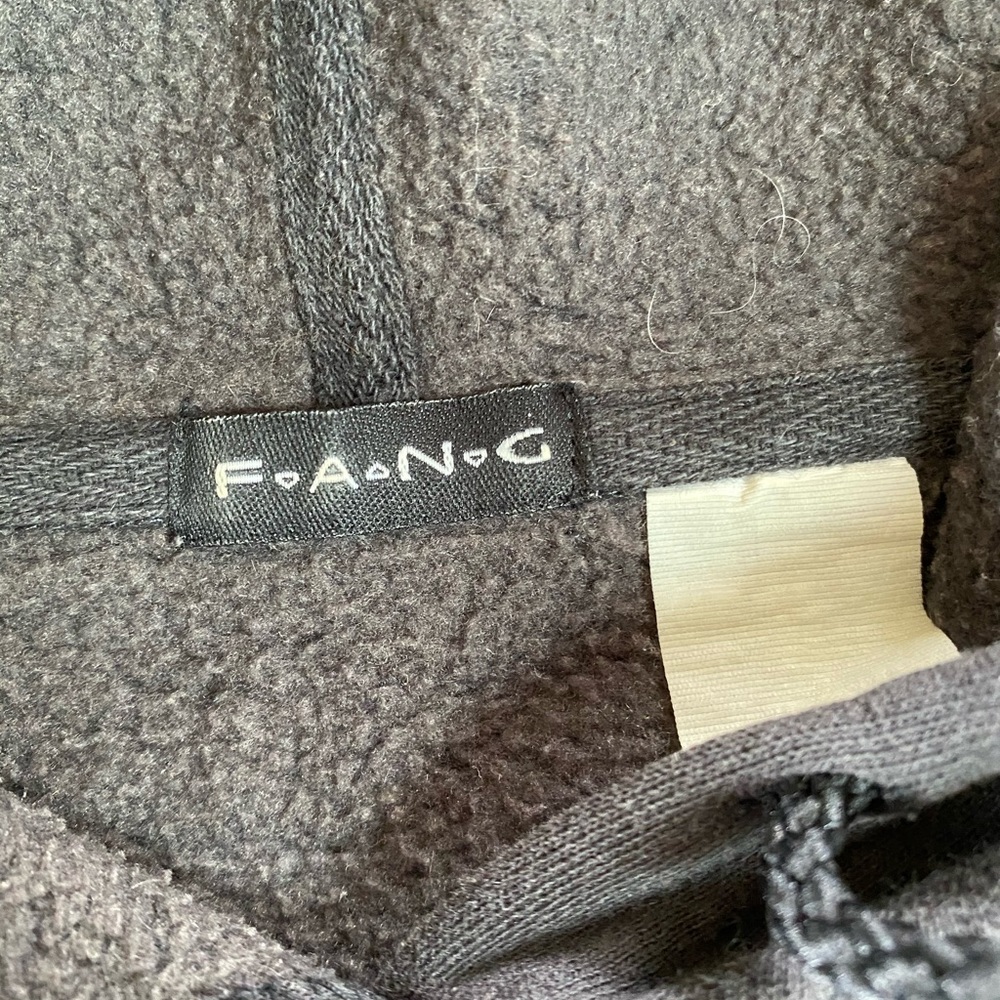 Cheerleading sweatshirt. - Picture 4 of 7